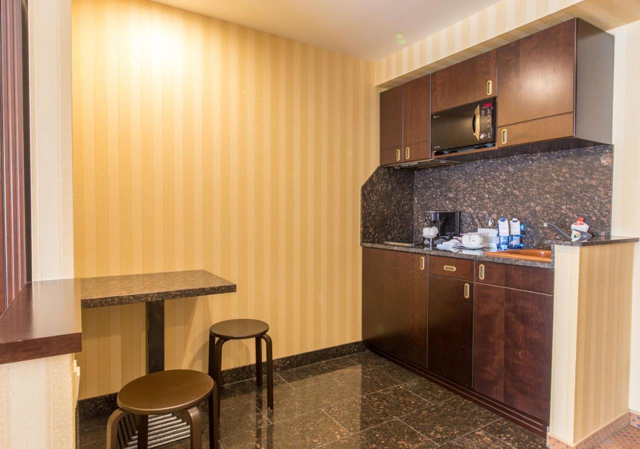 Ramada Hotel & Suites By Wyndham Bucharest North Esterno foto