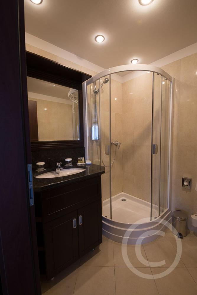 Ramada Hotel & Suites By Wyndham Bucharest North Esterno foto
