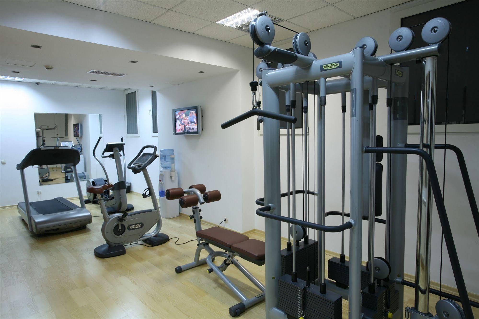 Ramada Hotel & Suites By Wyndham Bucharest North Esterno foto